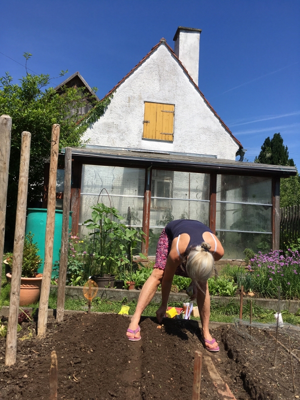 Gudrun Glock amüsierte sich mit den Gartenschwestern